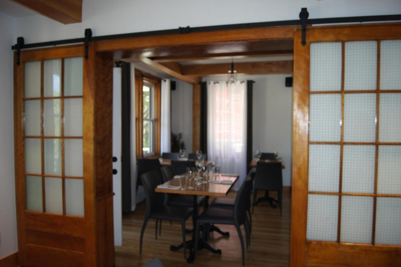 Restaurant Et Gite Les Passionnes Val-David Exterior photo